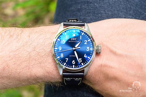 iwc big pilot 43 strap size.